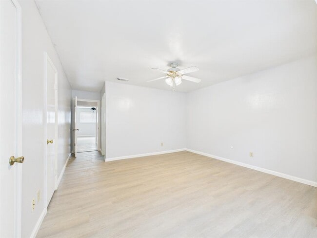 Building Photo - 9409 Fondren Rd
