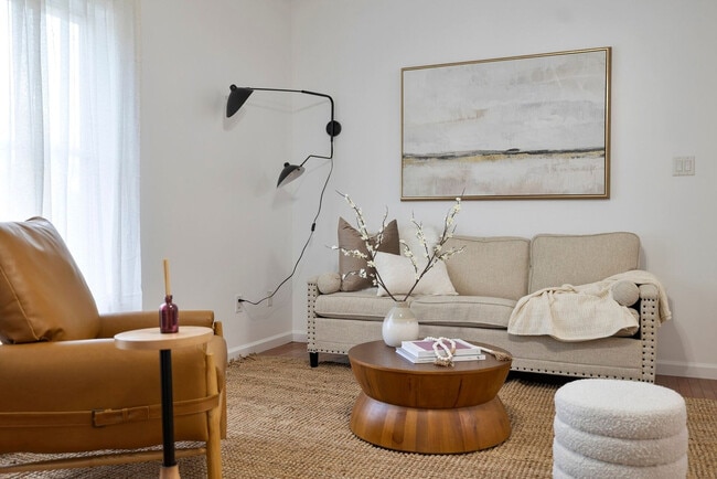 Building Photo - 163 Silver Lake Rd