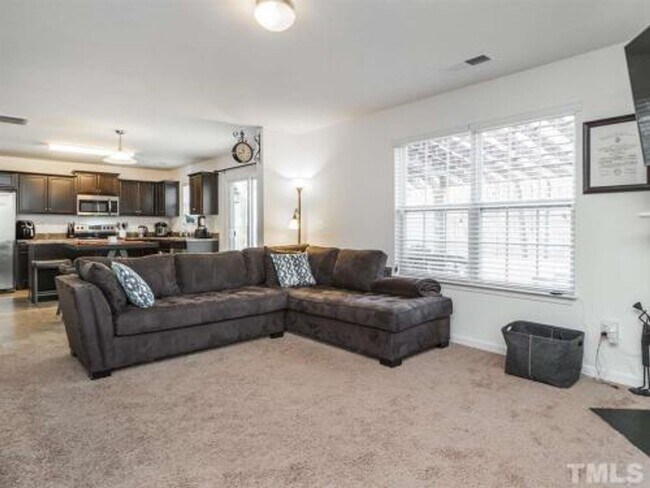 Building Photo - Spacious 3BR/2.5BA 2-Story Home with Open Floor Plan, Cul-de-Sac Charm, and Luxurious Features – ...