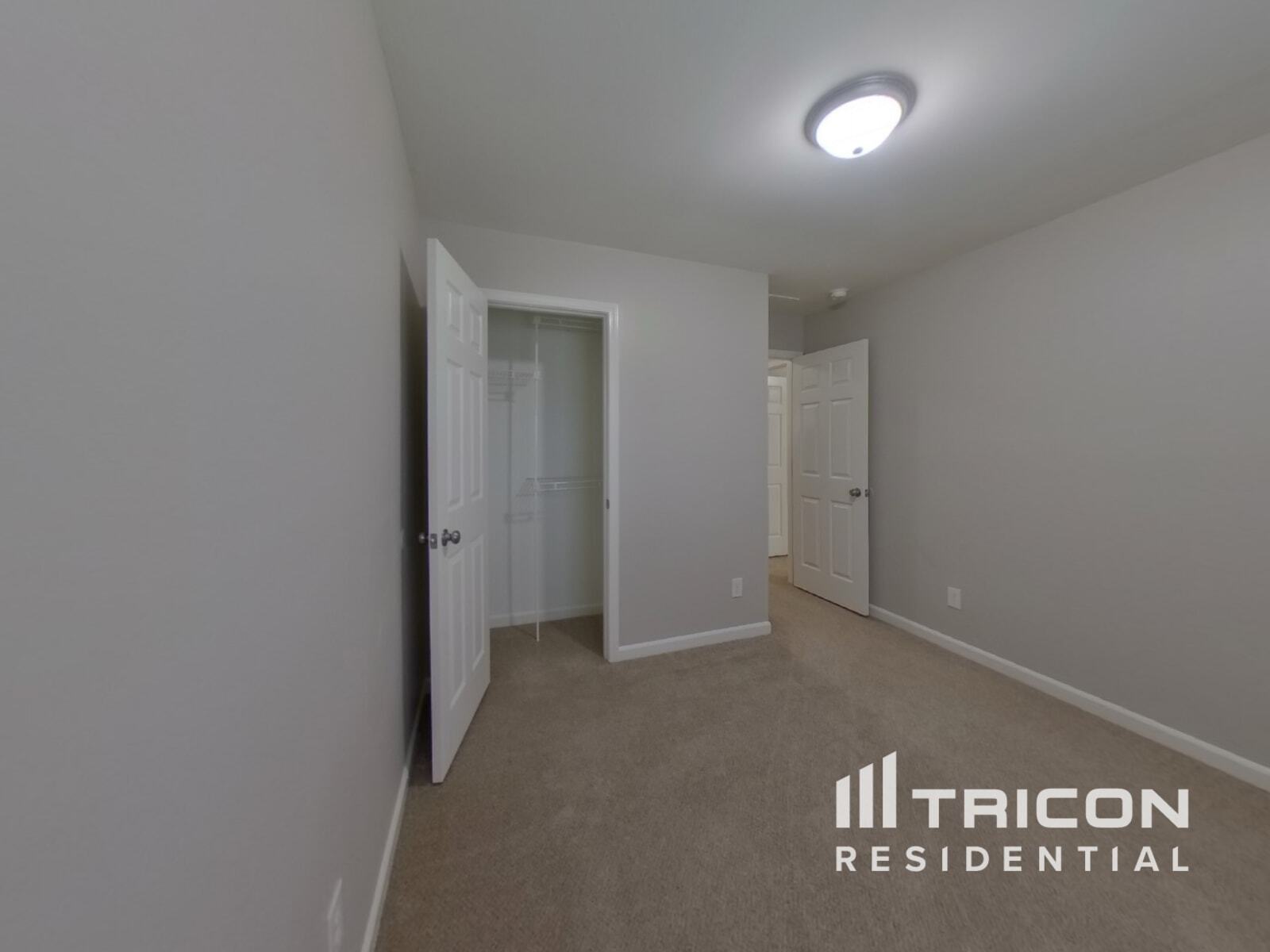 Building Photo - 2521 Wingdale Dr