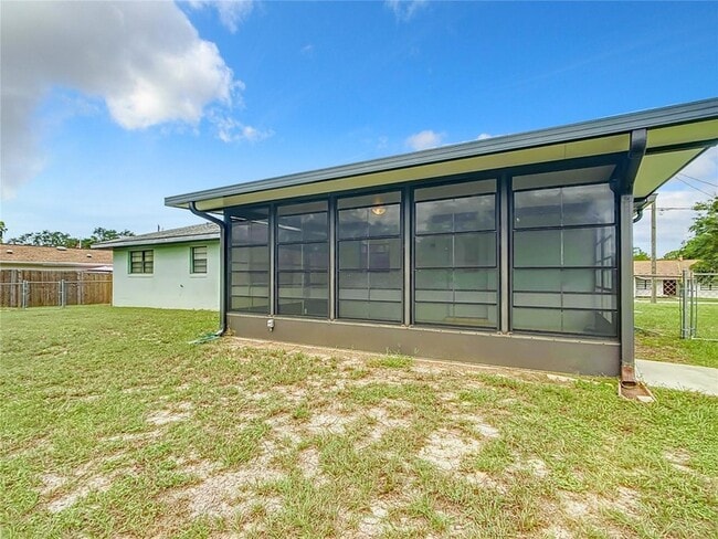 Building Photo - 5576 W Pine Cir