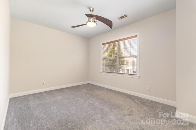 Building Photo - 9429 Ridgeforest Dr