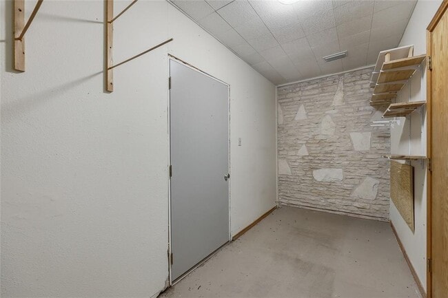 Building Photo - 21404 Martin Ln