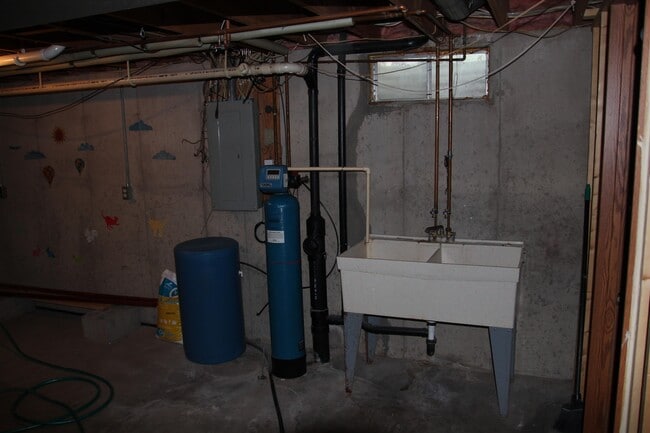 Building Photo - 7620 Westchester Dr