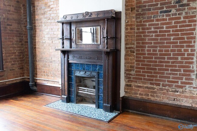 Building Photo - 719 Bank St NW