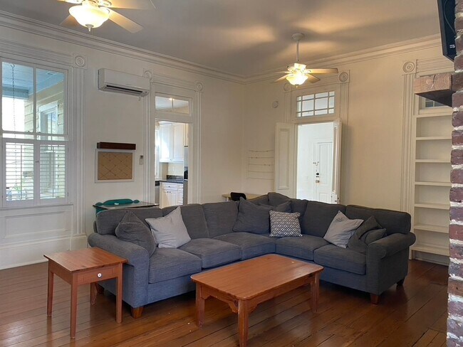 Building Photo - 1 Bedroom 1 Bath Furnished Condo in Harles...