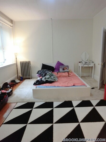 Building Photo - 16 Euston St