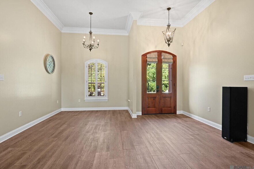 Building Photo - 12066 River Highlands Dr