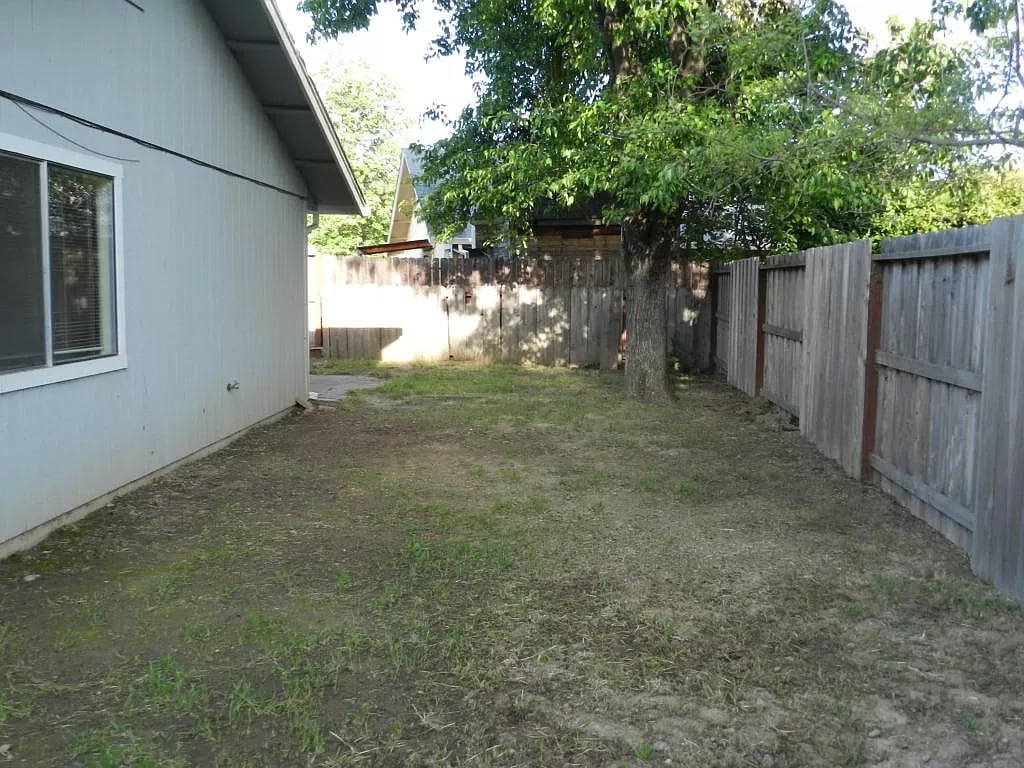 Building Photo - 2610 Pernie Trl