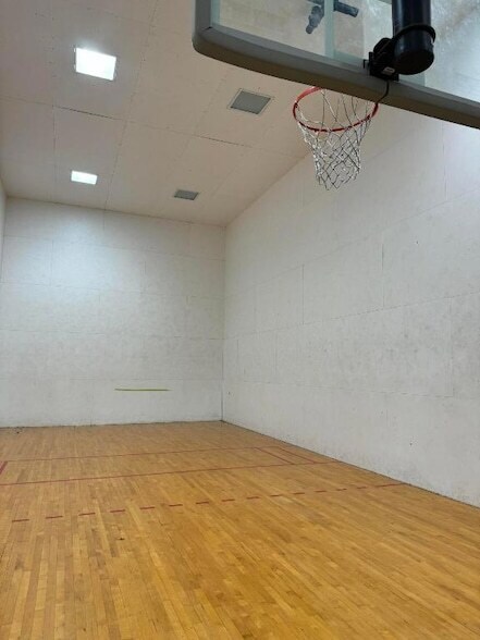 Building Photo - 4151 San Marino Blvd