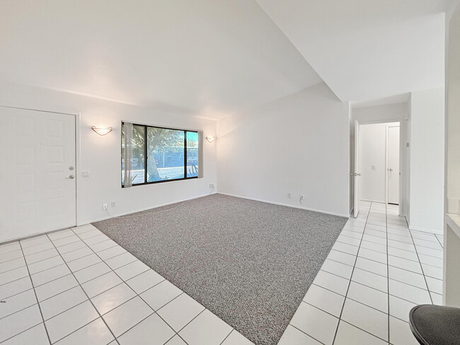 Building Photo - 63 Lakeview Cir