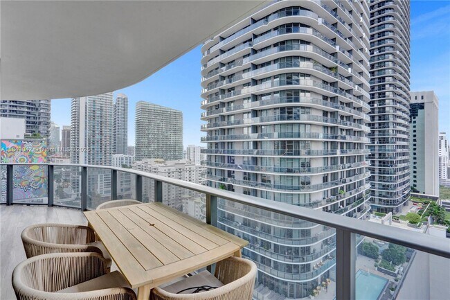 Building Photo - 801 S Miami Ave