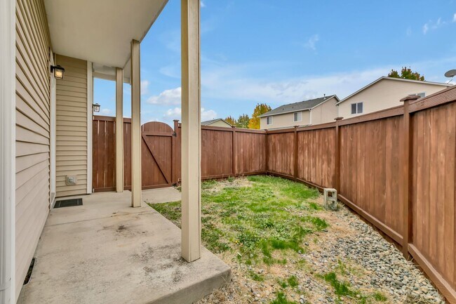 Building Photo - Spacious 3 Bedroom Home in Olympia