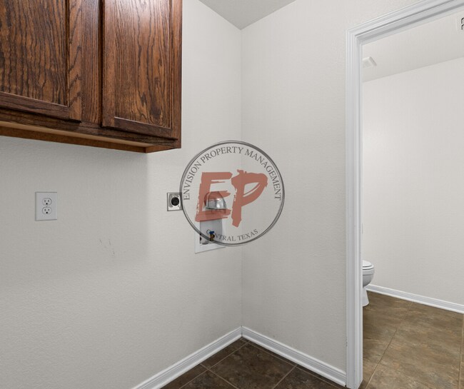 Building Photo - 14045 Shadow Grove Cir