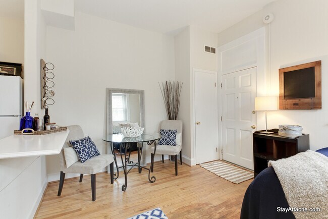 Building Photo - 1800 19th Street NW Apt 4