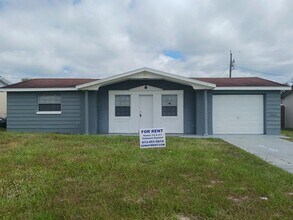 Building Photo - 3 bed home in Holiday, FL!