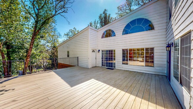 Building Photo - Large Custom Bennett Valley Home with Pool