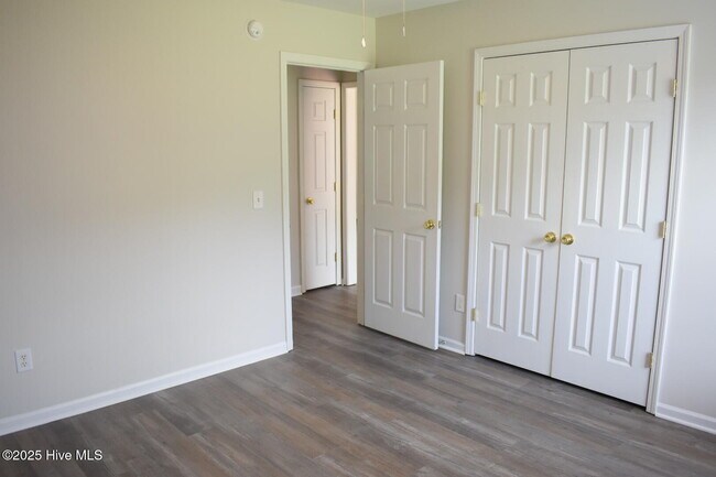 Building Photo - 708 Tabor Ln