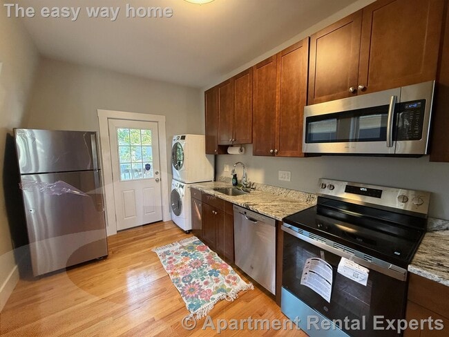 Building Photo - 7 Leyden Ave