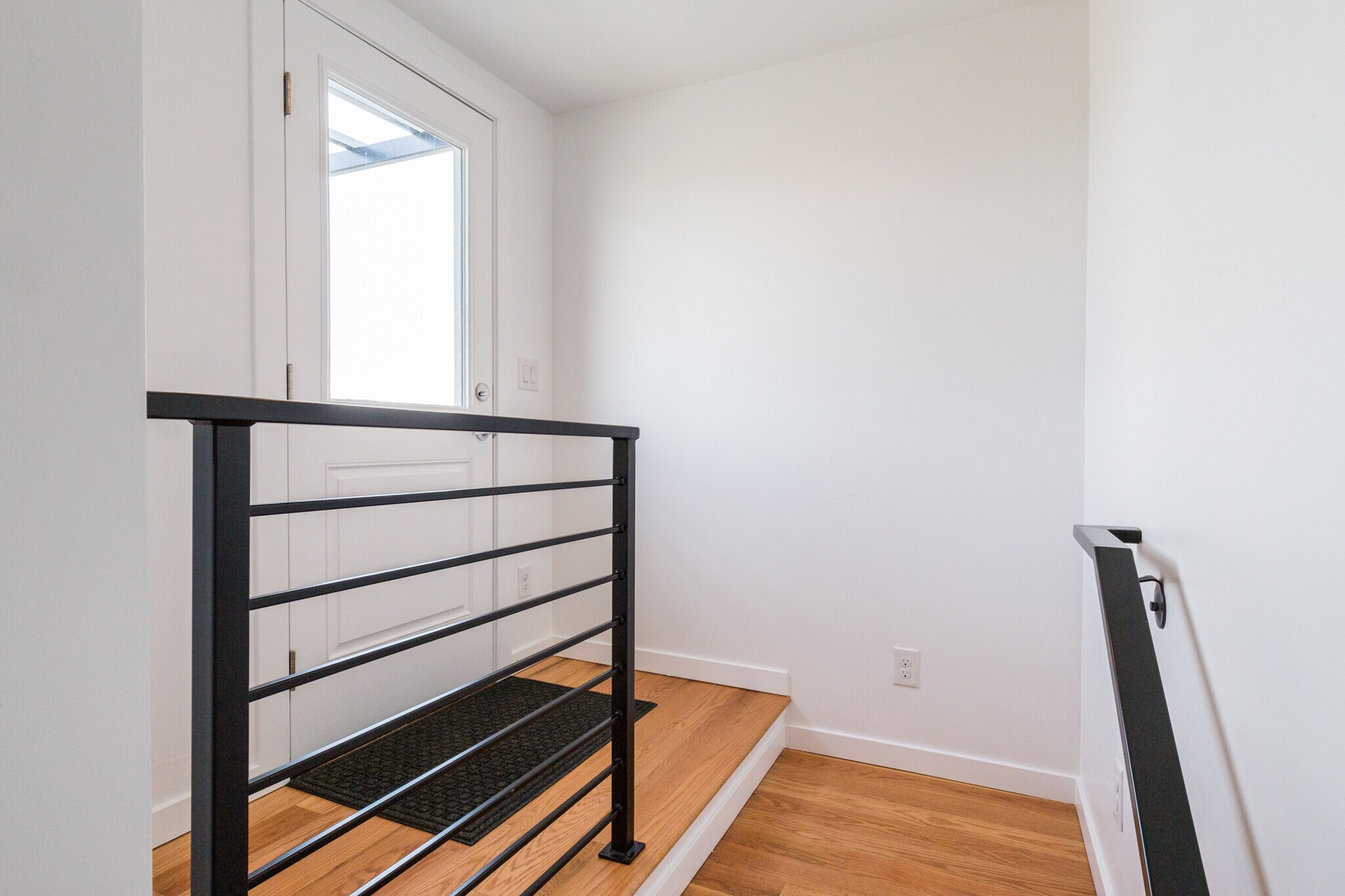 Building Photo - 3081 W 16th Ave