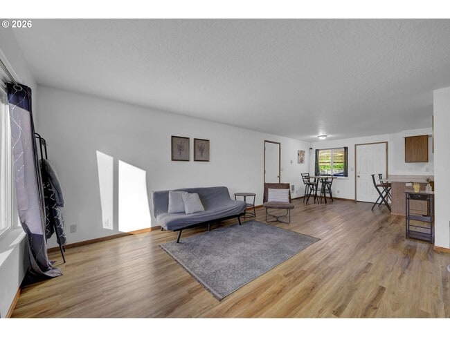 Building Photo - 3 Bed/ 1 Bath Home with RV Parking