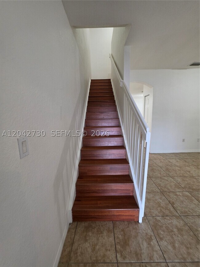 Building Photo - 4906 SW 141st Ave