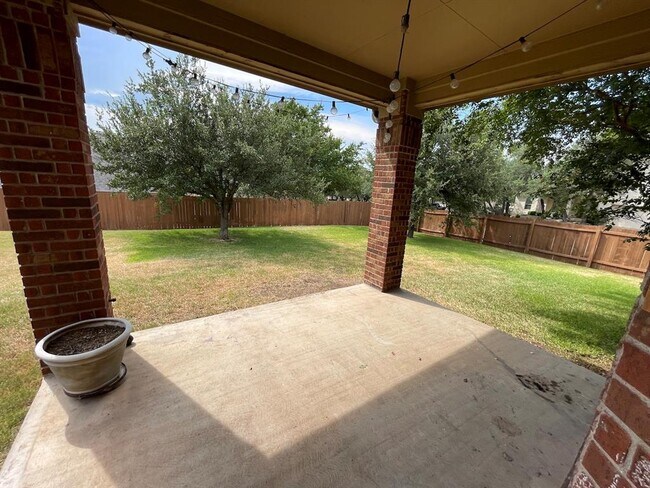 Building Photo - 3001 Lombardi Way