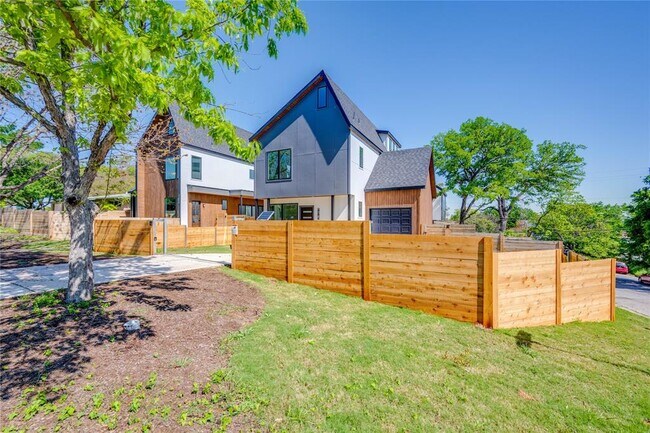 Building Photo - 1714 Woodland Ave