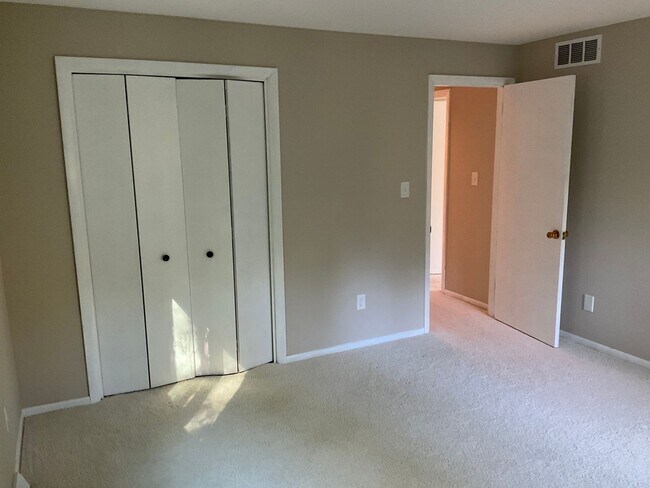 Building Photo - 4-Bedroom Home with 2 Full + 2 Half Baths ...