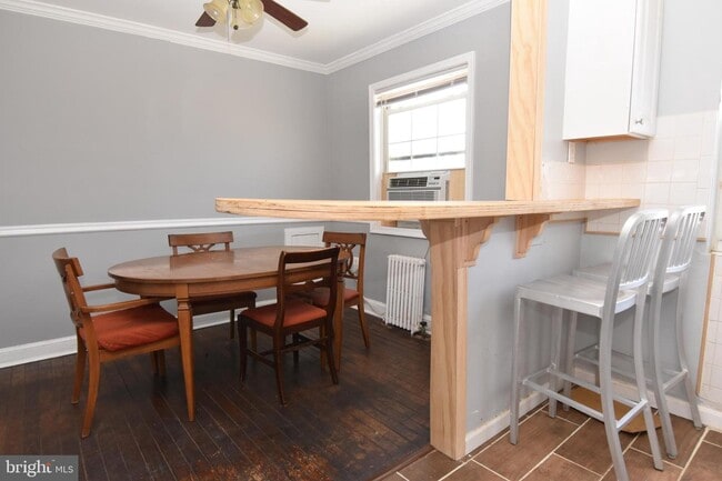 Building Photo - 832 S Greenbrier St