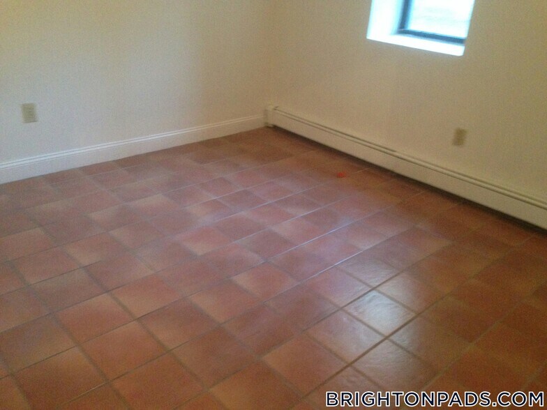 Building Photo - 27 Egremont Rd