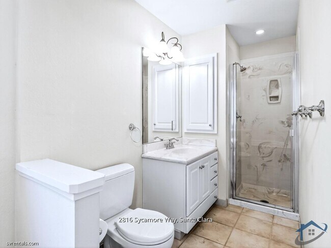 Building Photo - 2816 Sycamore Way