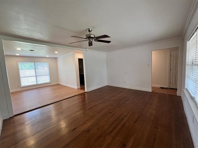 Building Photo - 2406 Ridgecrest Dr