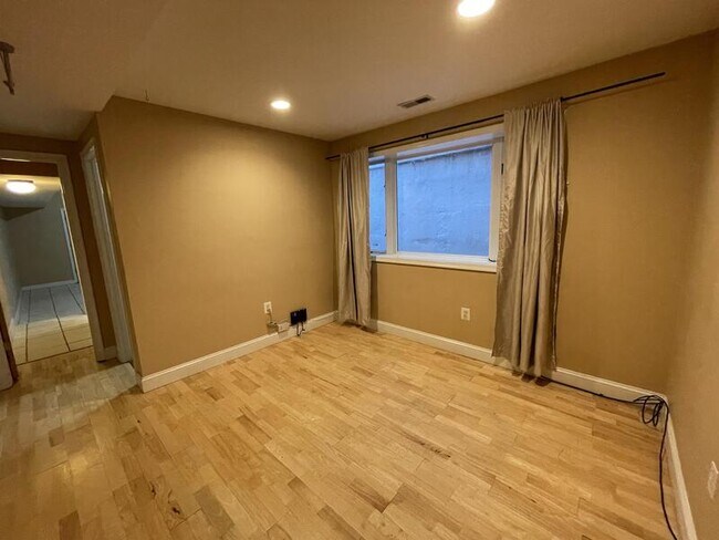 Building Photo - 1424 11th St NW