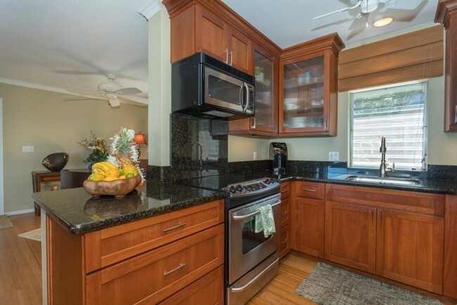 Building Photo - 78-7030 Alii Dr #309