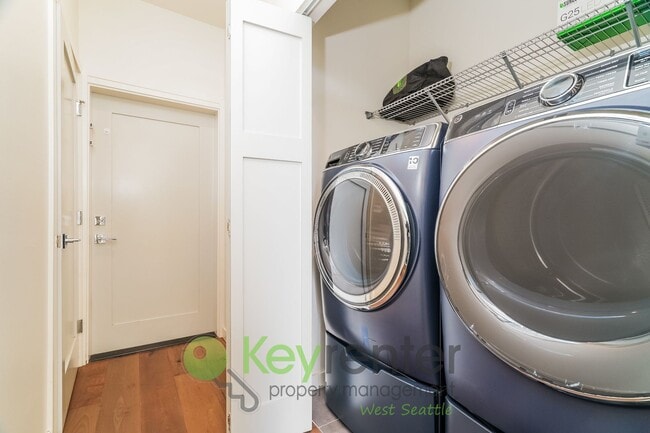 Building Photo - Live the Alki Lifestyle with Park and Beach at Your Door