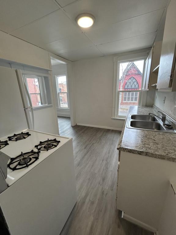 Building Photo - 129 W 2nd St