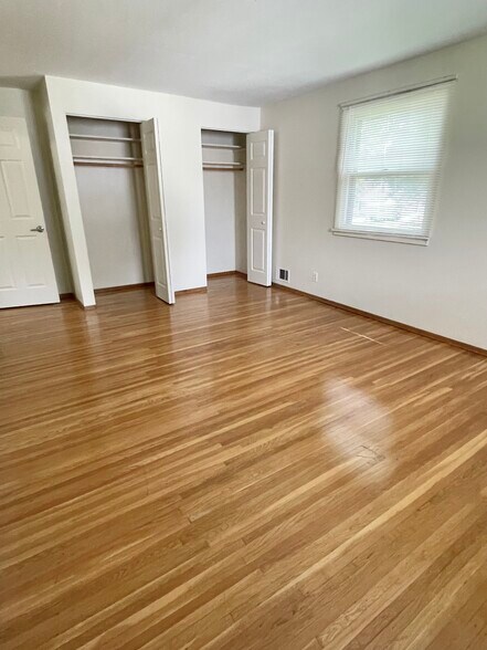 Building Photo - 68 Moxon Dr