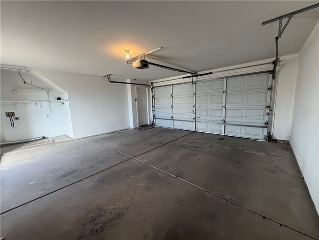 Building Photo - 331 Phyllis Dr