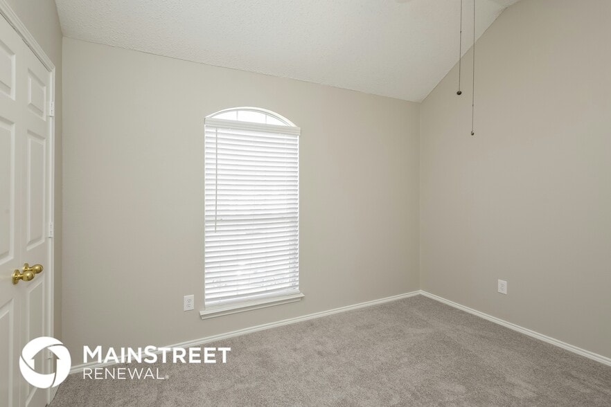 Building Photo - 304 Emery Oak Ct