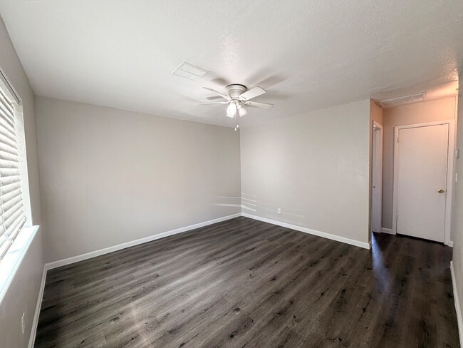 Building Photo - 3737 E 27th Pl