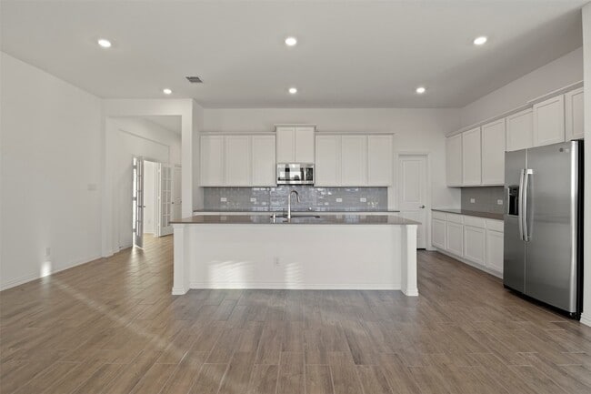 Building Photo - 233 Cherryvale Ln