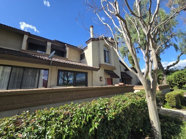 Building Photo - 9 Rock Cliff Pl