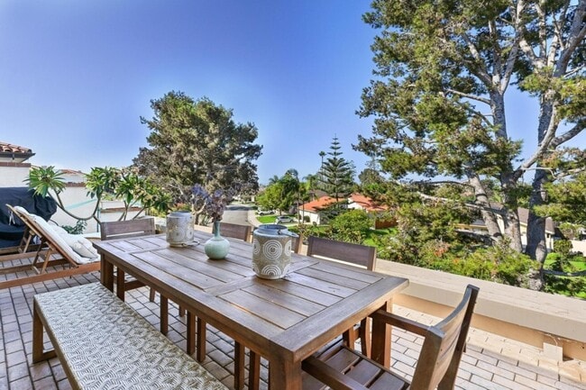 Building Photo - 6733 Oleander Way