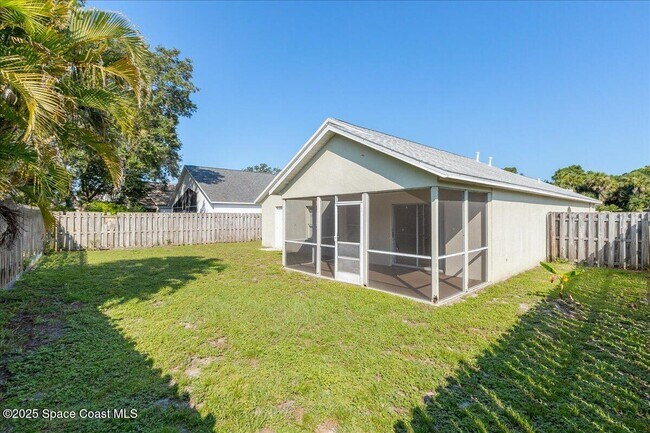 Building Photo - 6651 Fawn Ridge Dr