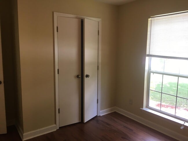 Building Photo - 8457 Battle Forest Dr