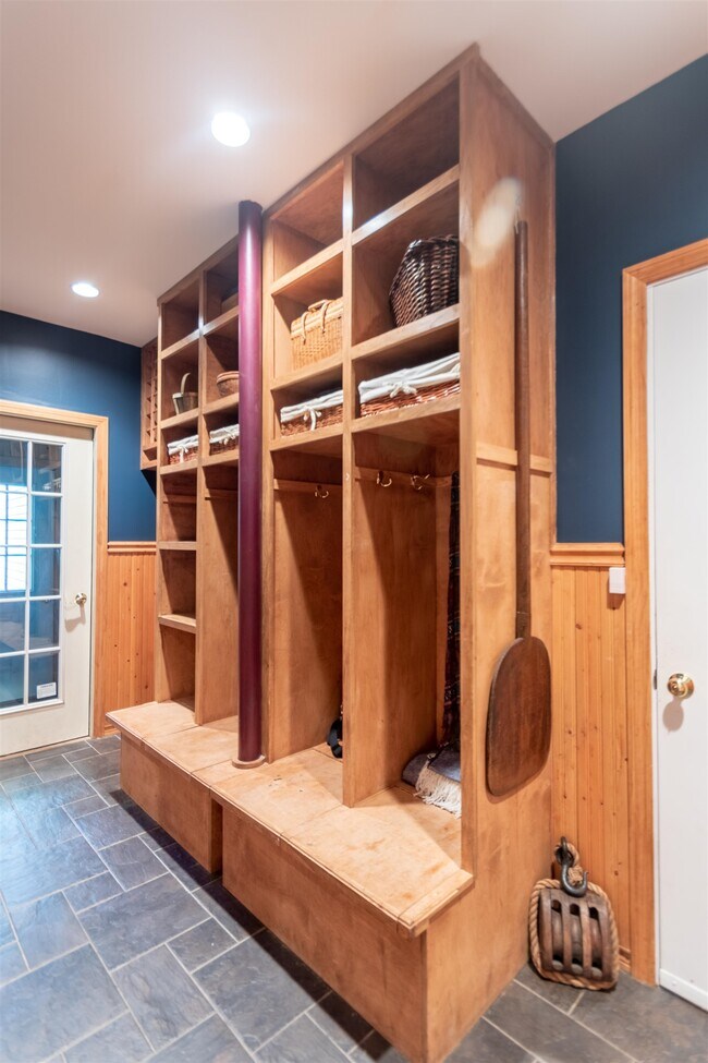 Building Photo - 12 Morningstar Dr