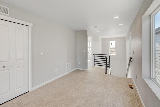 Building Photo - 2464 Jazzy Lady Ct