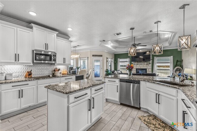 Building Photo - 5107 La Piedra Ln