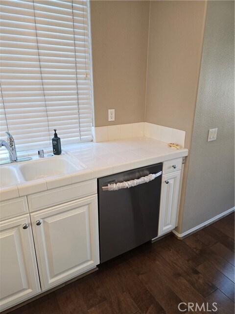 Building Photo - 2147 Cittadin Dr